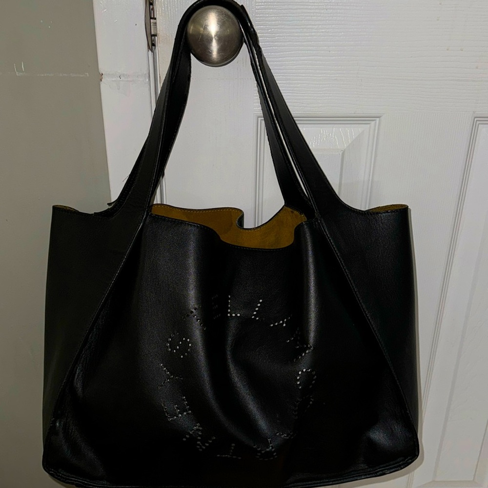 Conscious
Stella McCartney
Stella Logo tote bag gently used